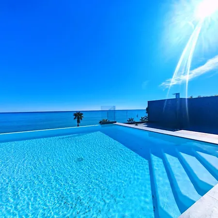 Pearl - Rooftop Pool Seaside