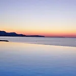 Pearl - Rooftop Pool Seaside Apartman