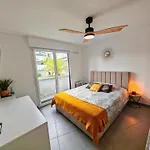 דירה Pearl - Rooftop Pool Seaside