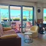 Pearl - Rooftop Pool Seaside דירה וילנב-לובה
