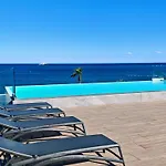 דירה Pearl - Rooftop Pool Seaside