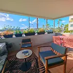 Pearl - Rooftop Pool Seaside דירה וילנב-לובה