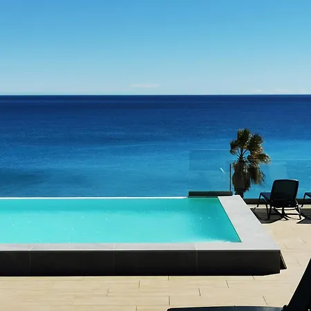 Pearl - Rooftop Pool Seaside *