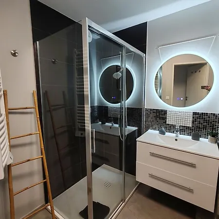 Pearl - Rooftop Pool Seaside Apartment Villeneuve-Loubet