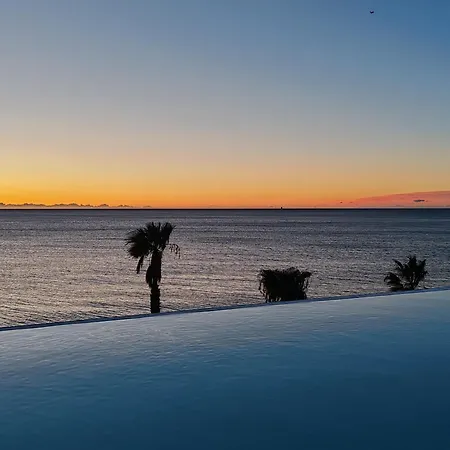 Pearl - Rooftop Pool Seaside Apartment