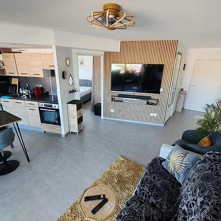 Pearl - Rooftop Pool Seaside *