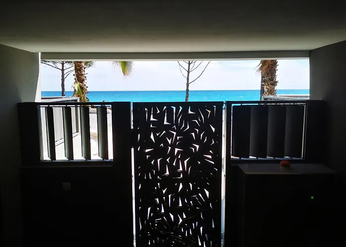 Pearl - Rooftop Pool Seaside