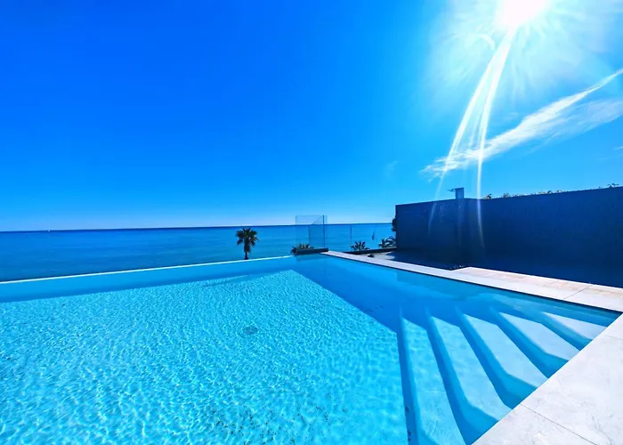 Pearl - Rooftop Pool Seaside